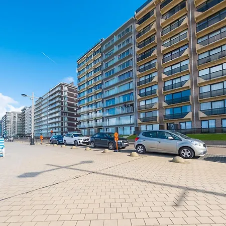 Canberra - 0803 + Park. 10 Apartment Middelkerke